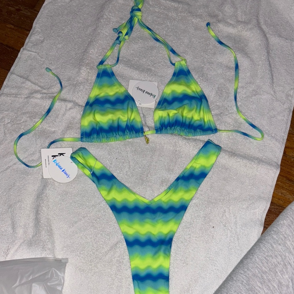 NWT KuLani Kinis Set; XL